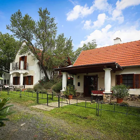 Kali Borhaz - Nyaralohazak Villa Koveskal Exterior photo