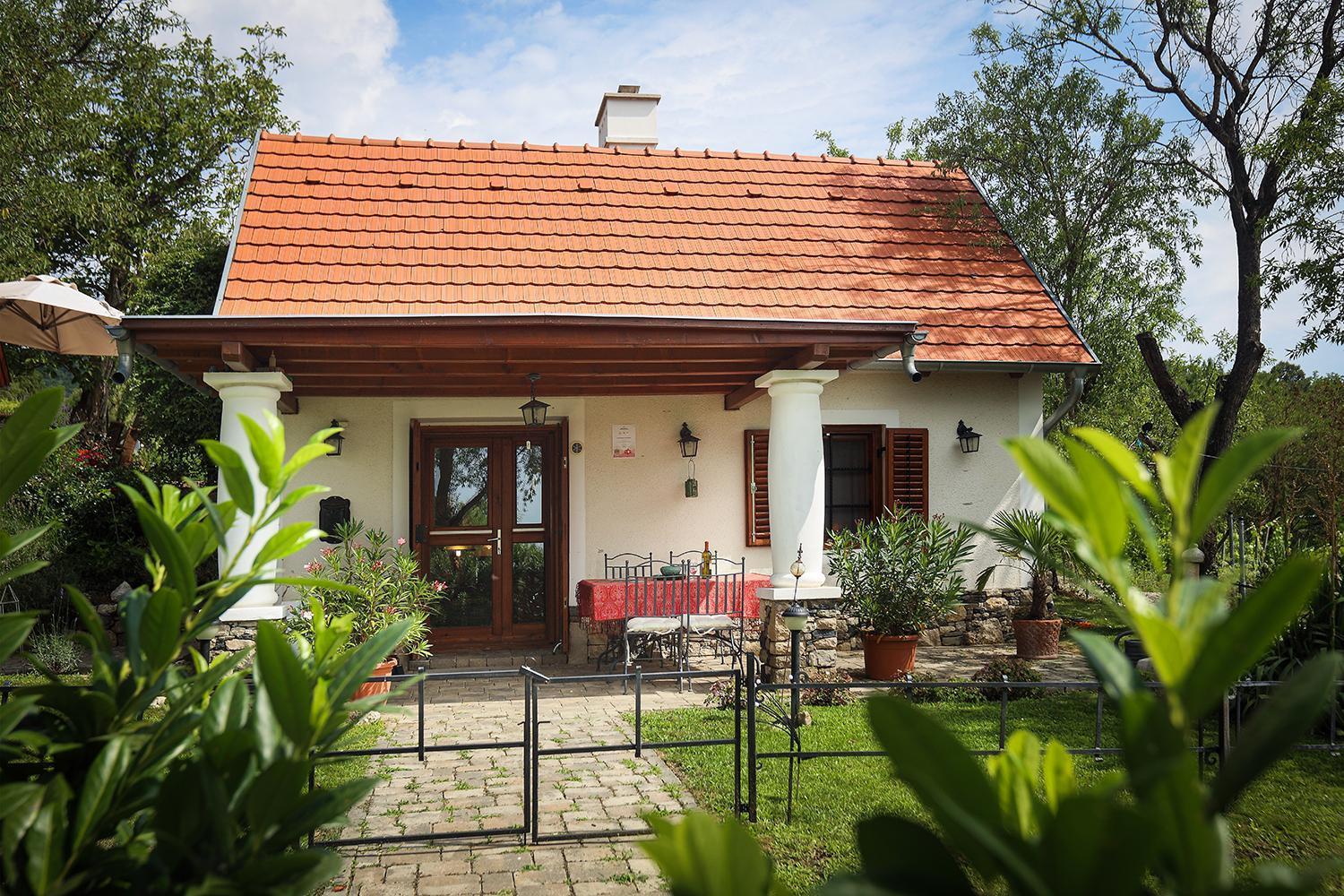 Kali Borhaz - Nyaralohazak Ferienhaus *